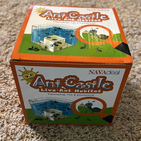 New Navadeal Ant castle live ant habitat fun!  Needs ants - Picture 1 of 2